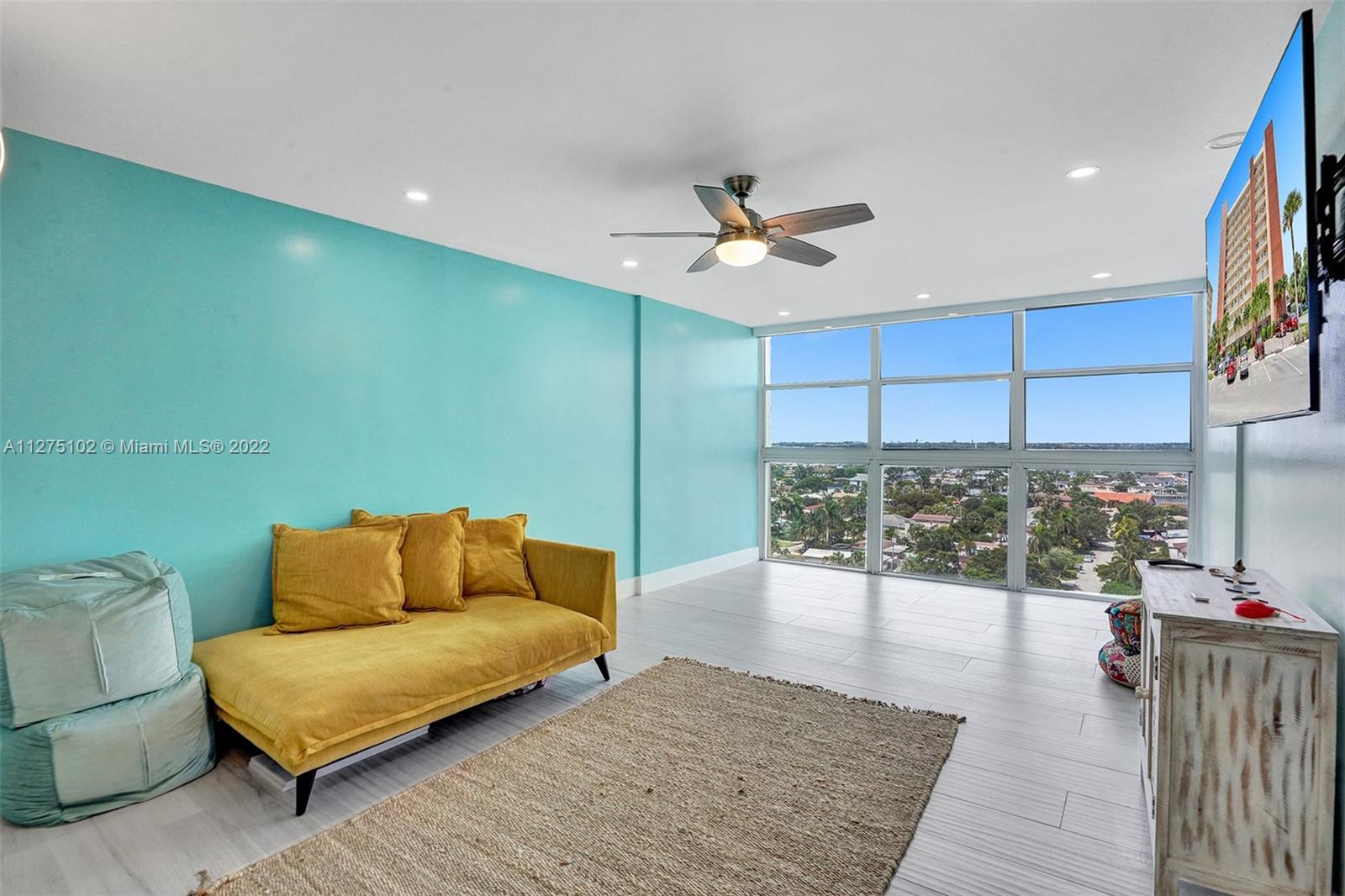 1391 S Ocean Blvd Unit: PH6