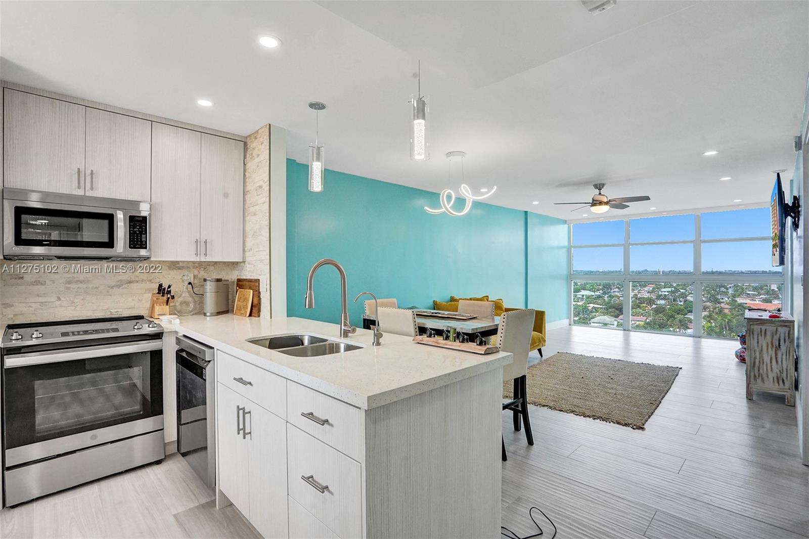 1391 S Ocean Blvd Unit: PH6