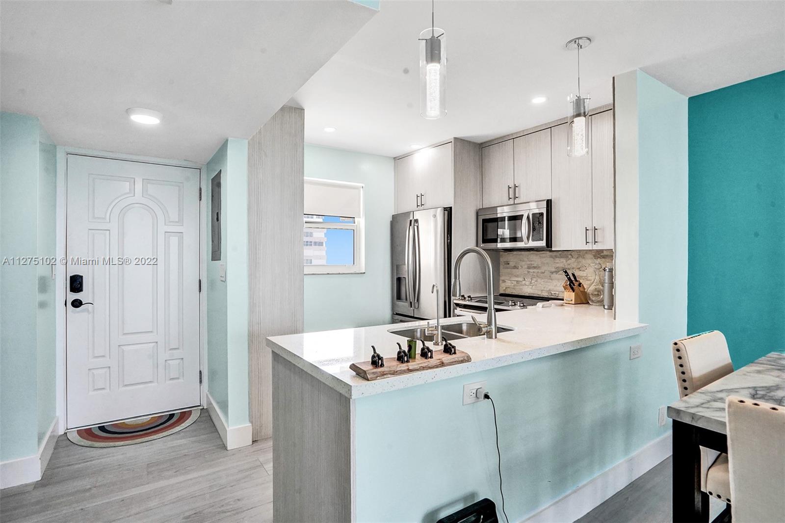 1391 S Ocean Blvd Unit: PH6