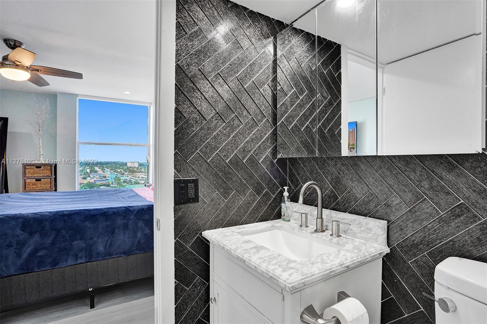 1391 S Ocean Blvd Unit: PH6