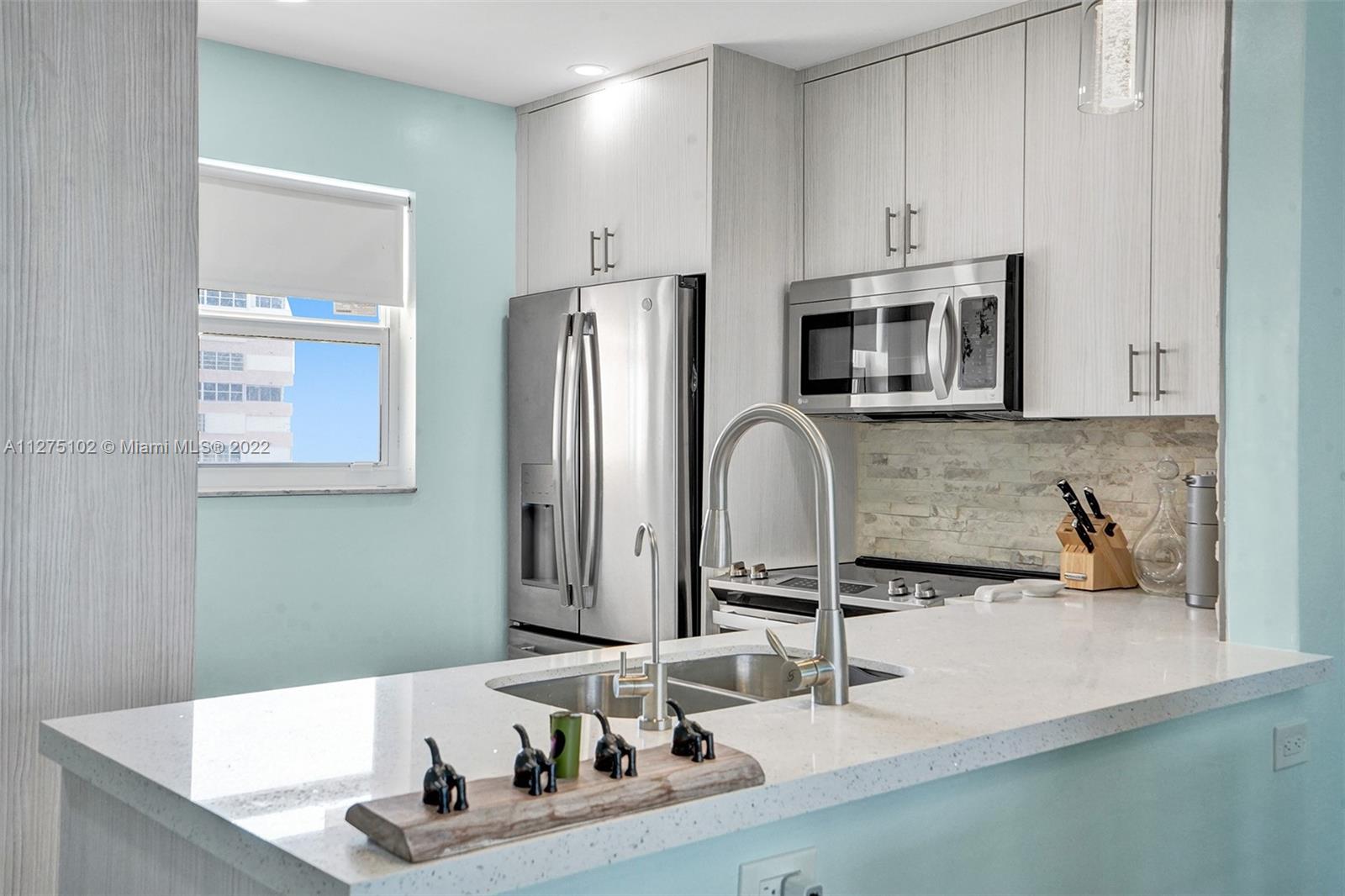 1391 S Ocean Blvd Unit: PH6