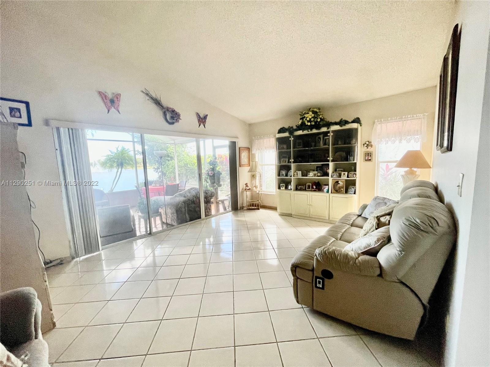 5250 NW 53rd Ave