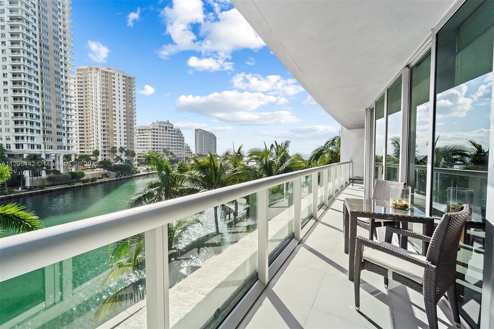 495 Brickell Ave Unit: BAY405