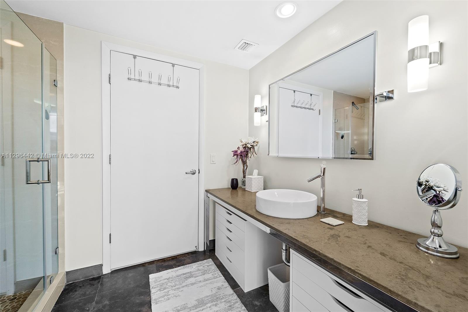 495 Brickell Ave Unit: BAY405