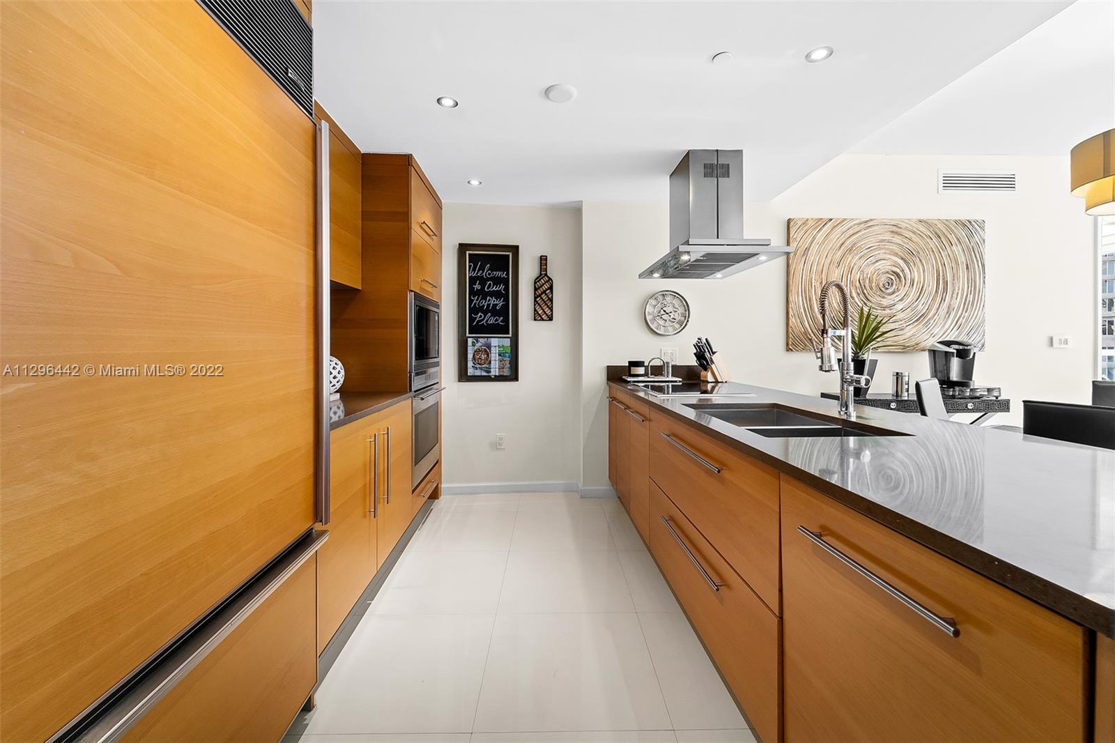 495 Brickell Ave Unit: BAY405
