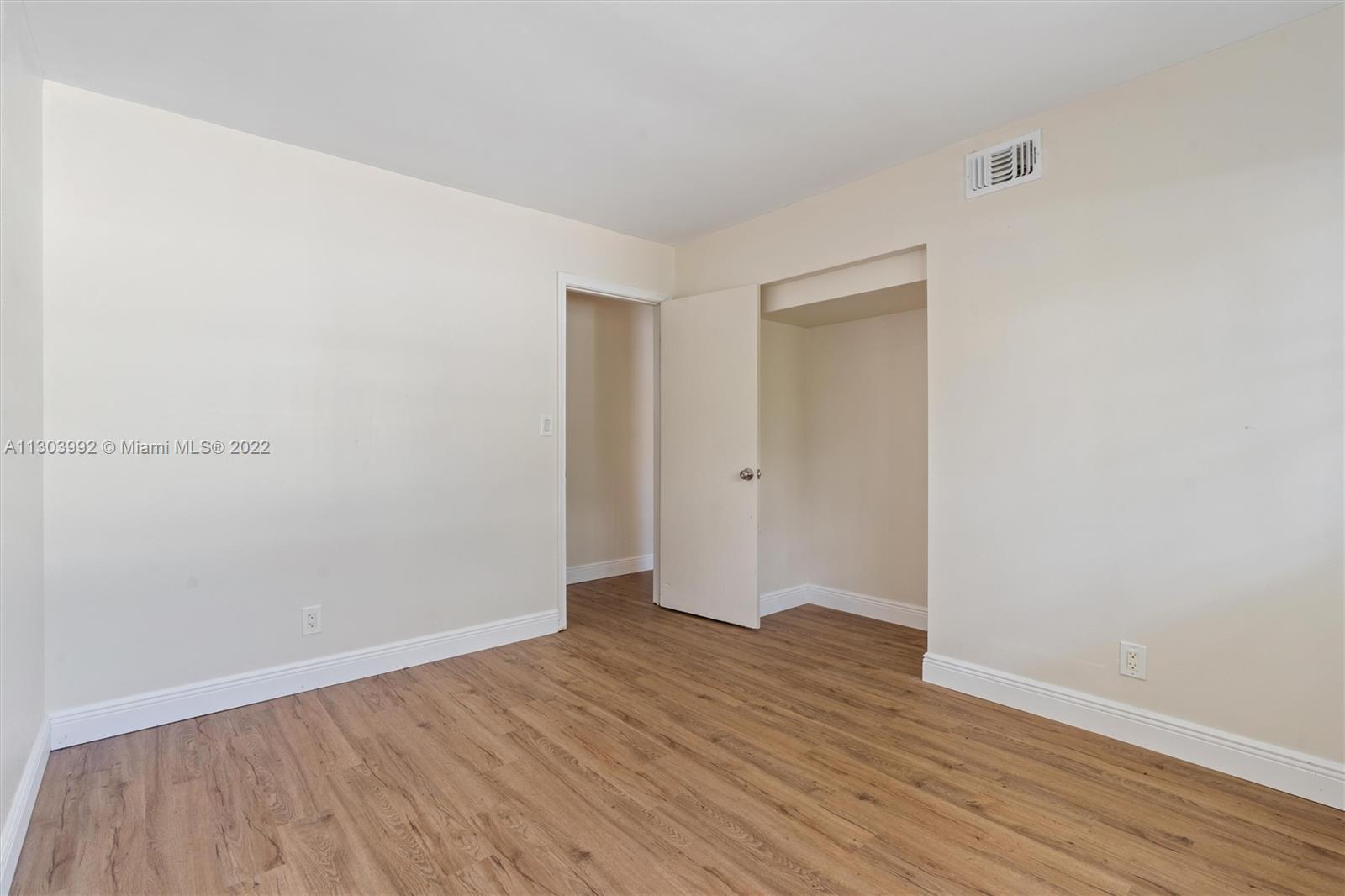 860 SW 81st Ter