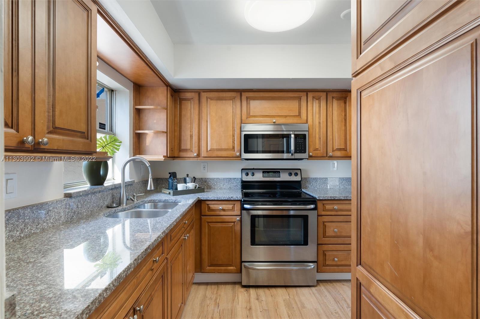 860 SW 81st Ter