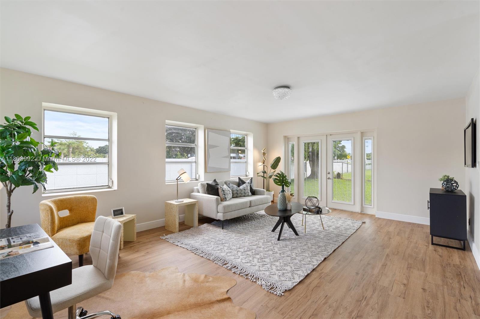 860 SW 81st Ter