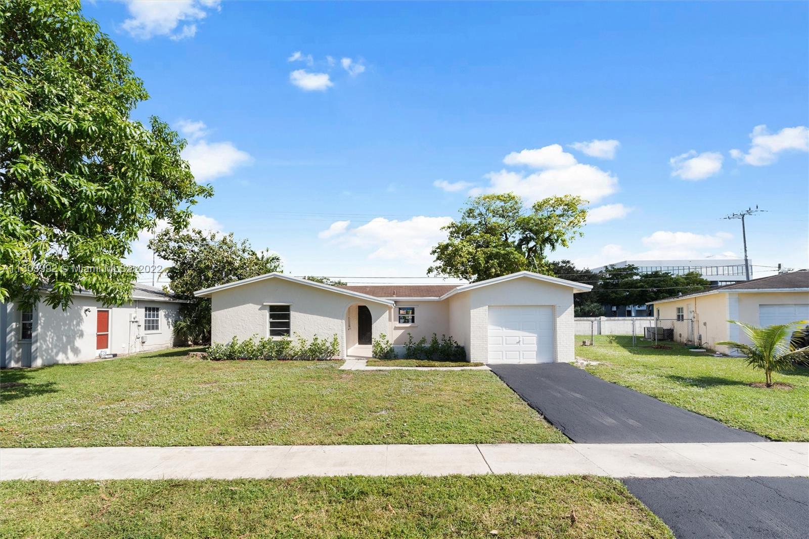 860 SW 81st Ter