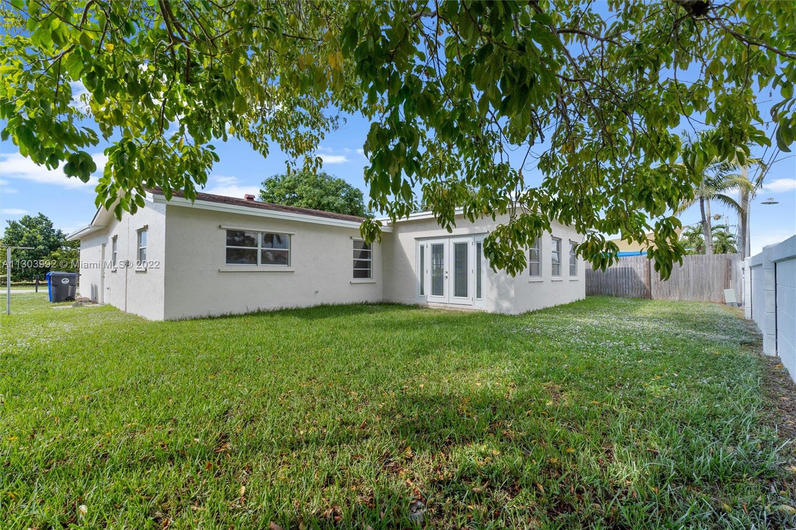 860 SW 81st Ter