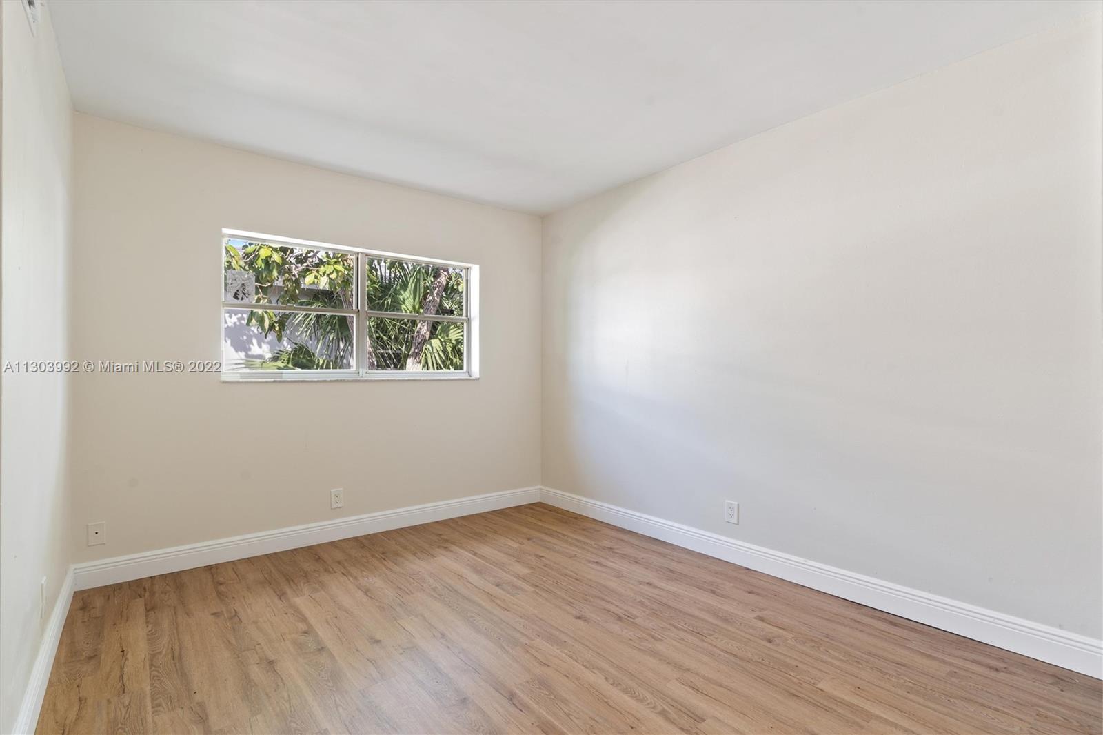 860 SW 81st Ter