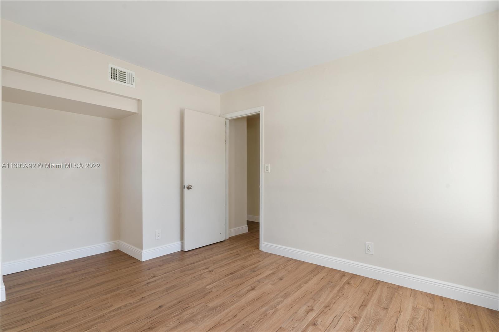 860 SW 81st Ter