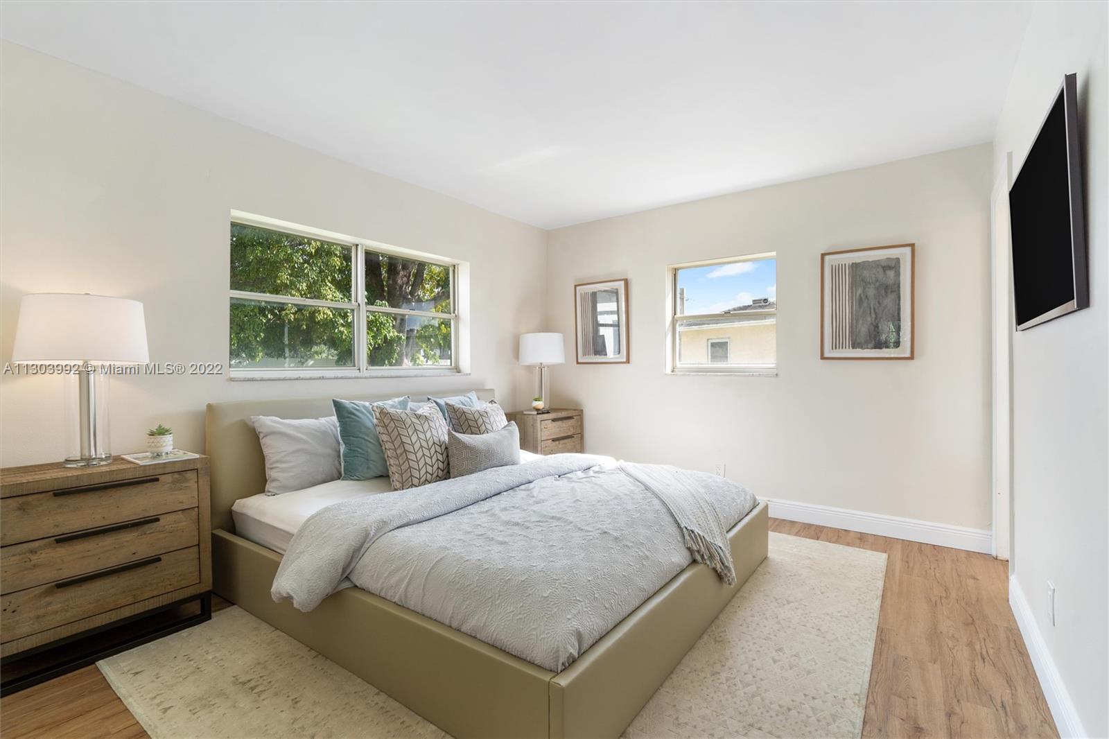 860 SW 81st Ter