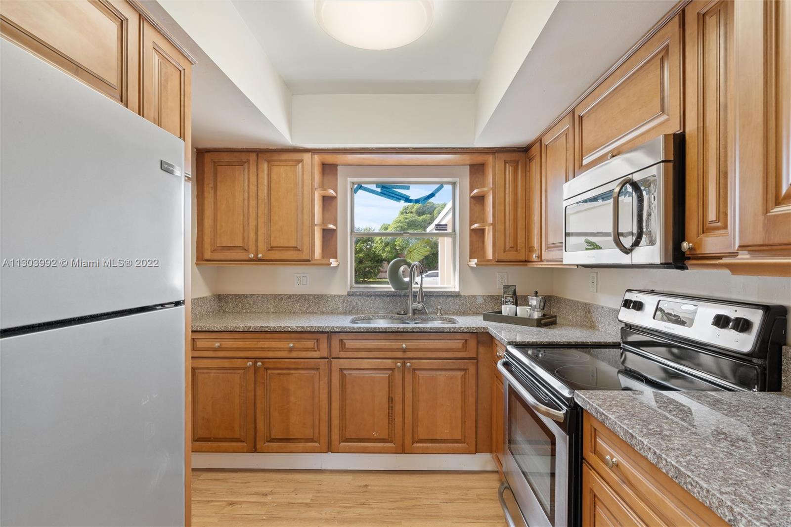 860 SW 81st Ter