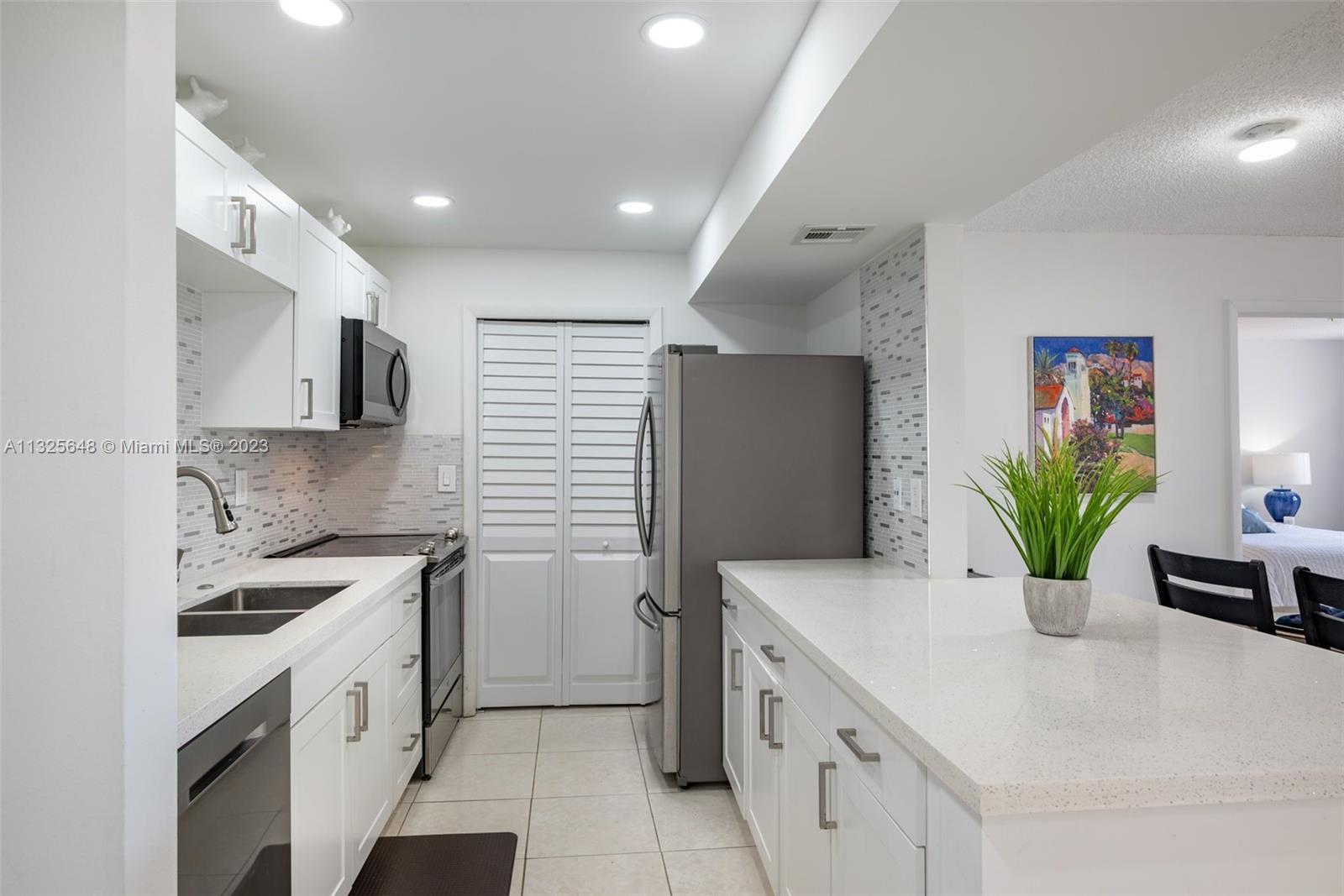 210 Lakeview Dr Unit: 311