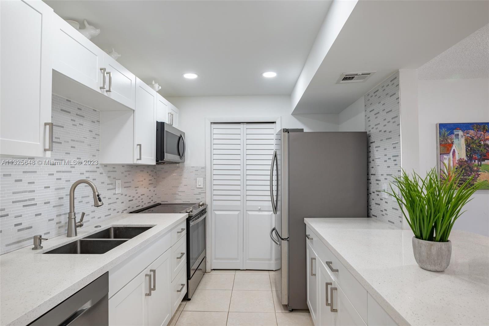 210 Lakeview Dr Unit: 311