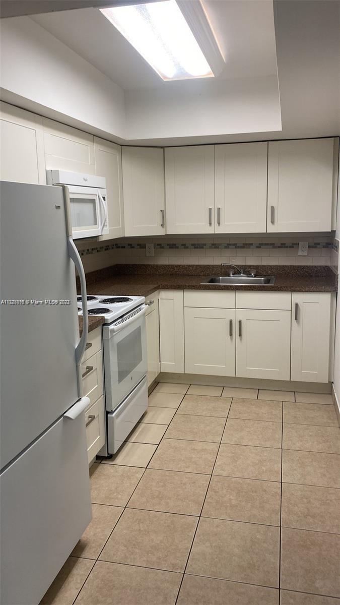 200 NE 45th St Unit: 202