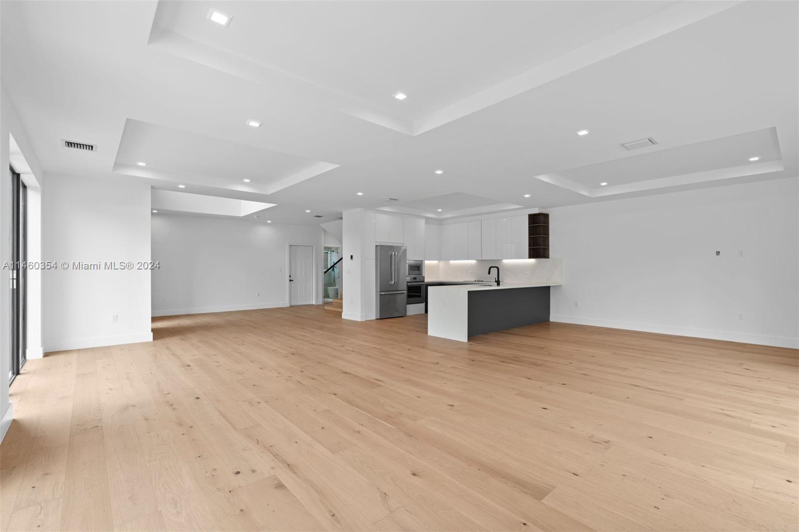 705 SW 8th Ter