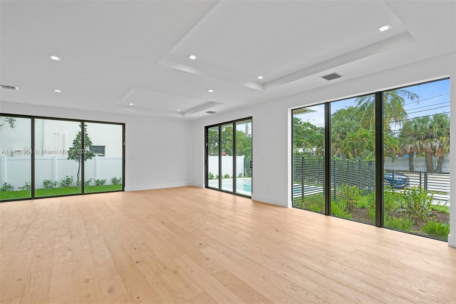 705 SW 8th Ter