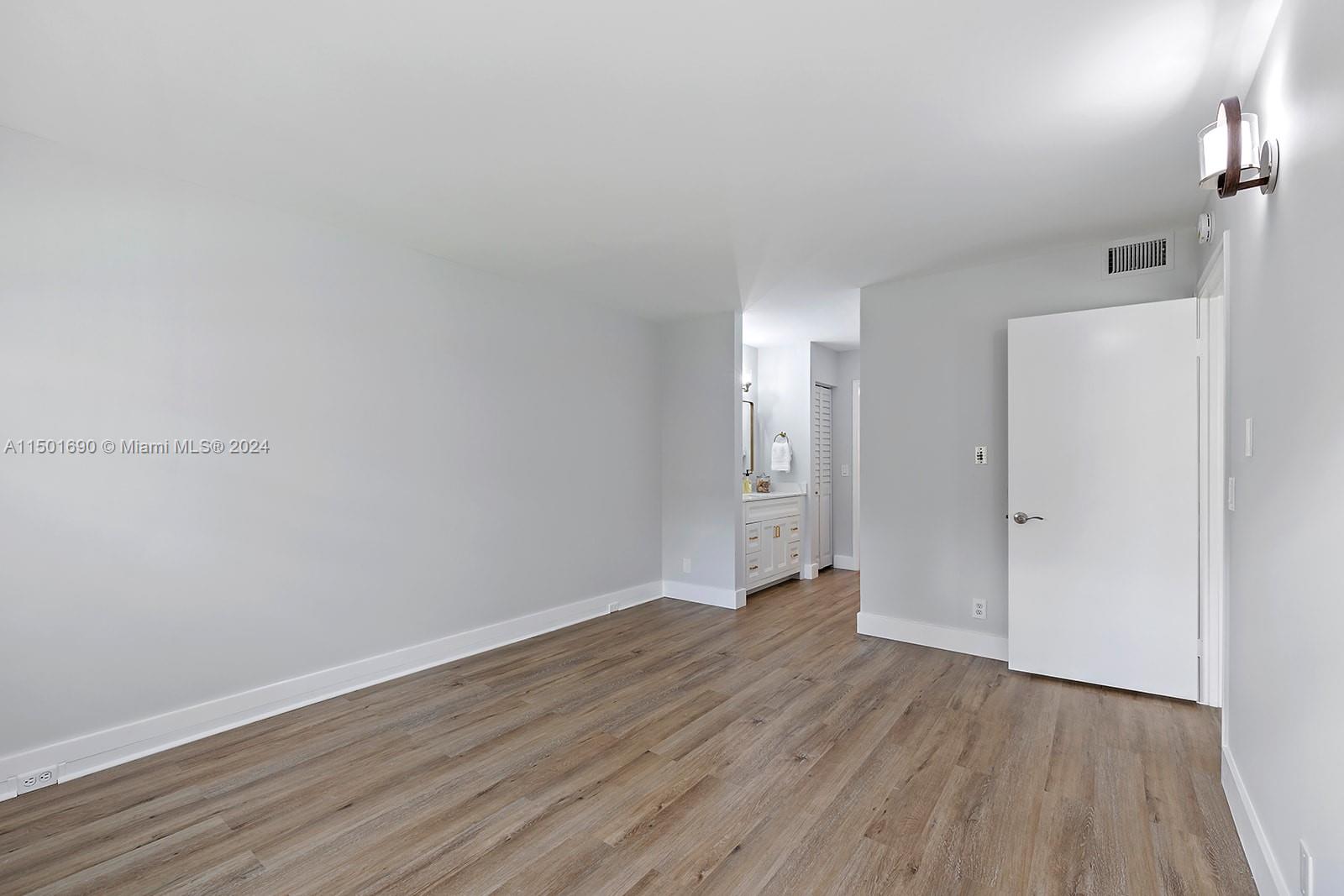 1251 SW 125th Ave # 202T