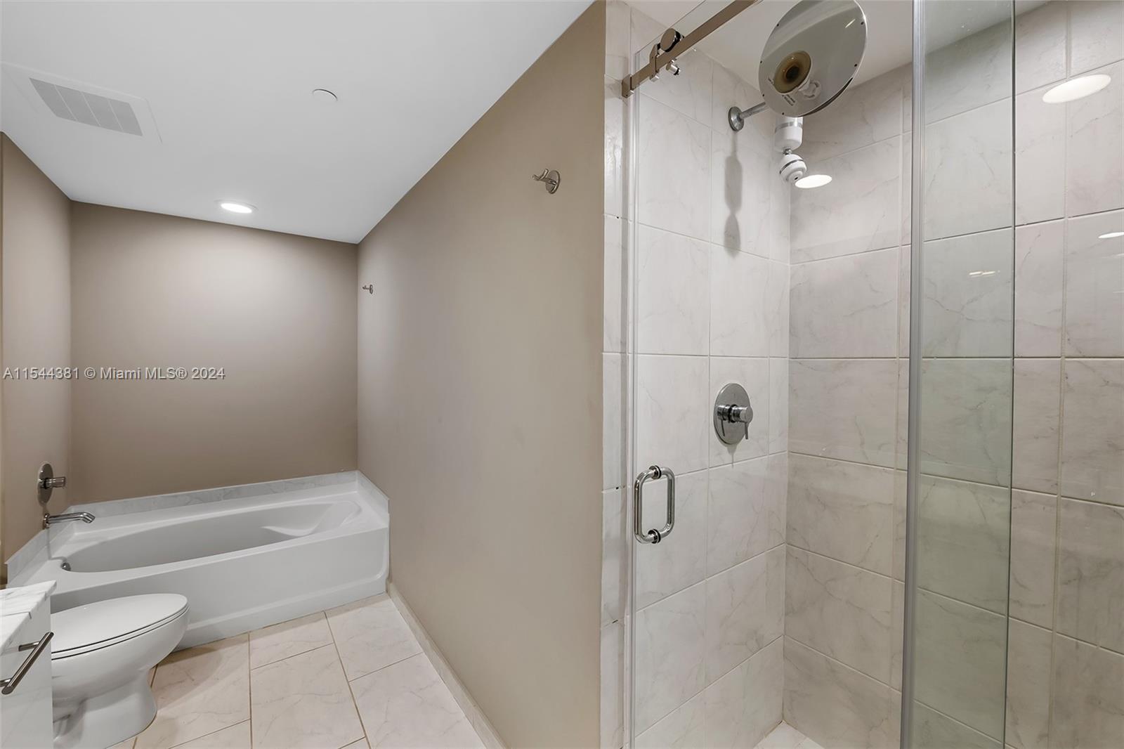 951 Brickell Ave # 1106