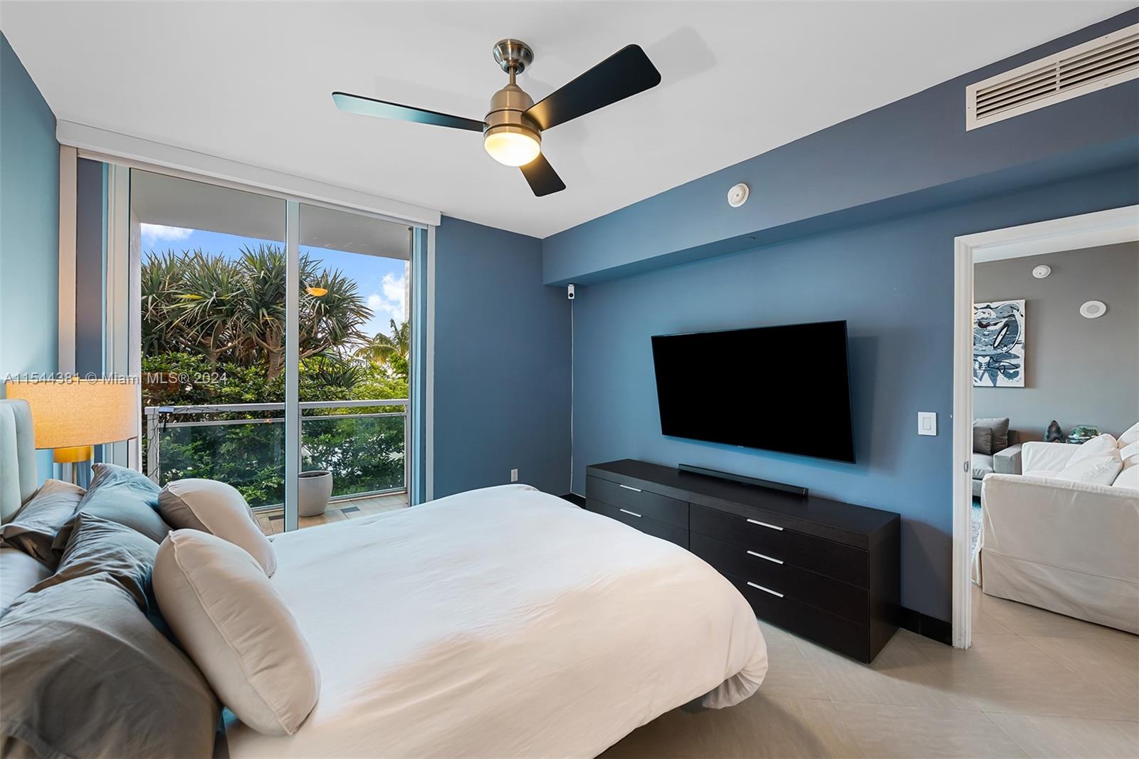 951 Brickell Ave # 1106