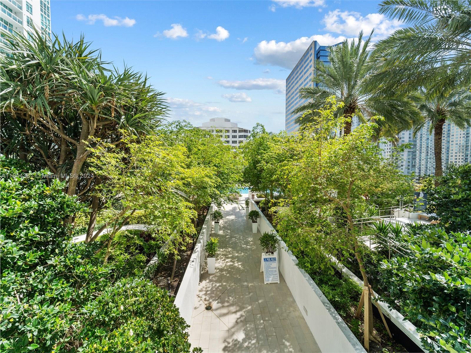 951 Brickell Ave # 1106