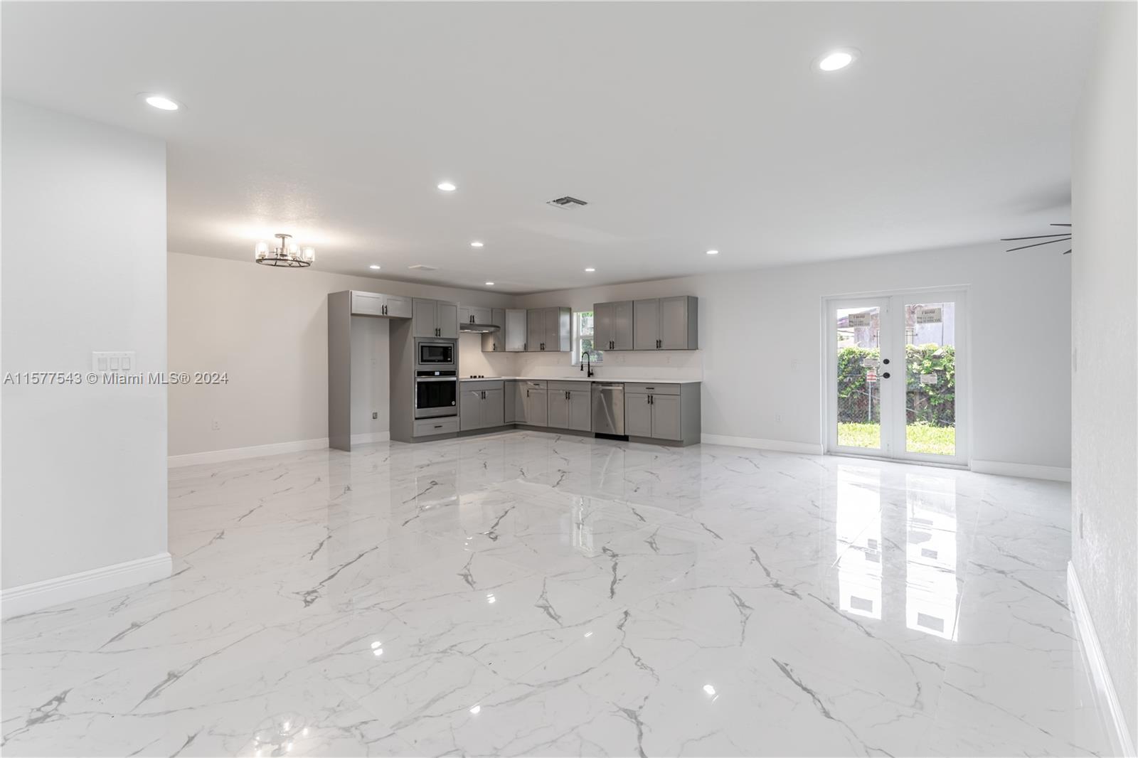 2800 NW 15th St