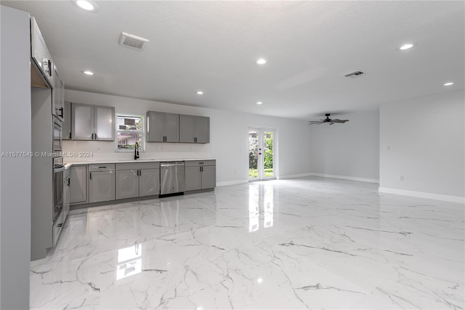2800 NW 15th St