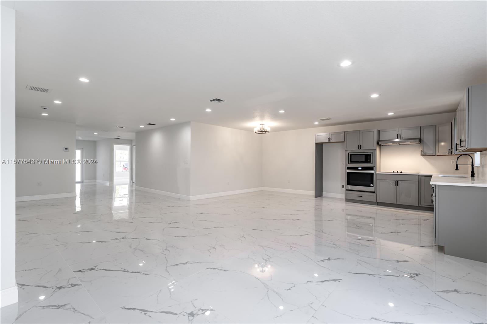 2800 NW 15th St