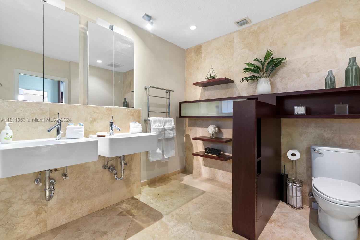 4101 Bayview Dr