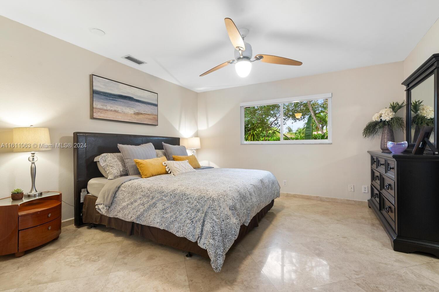 4101 Bayview Dr