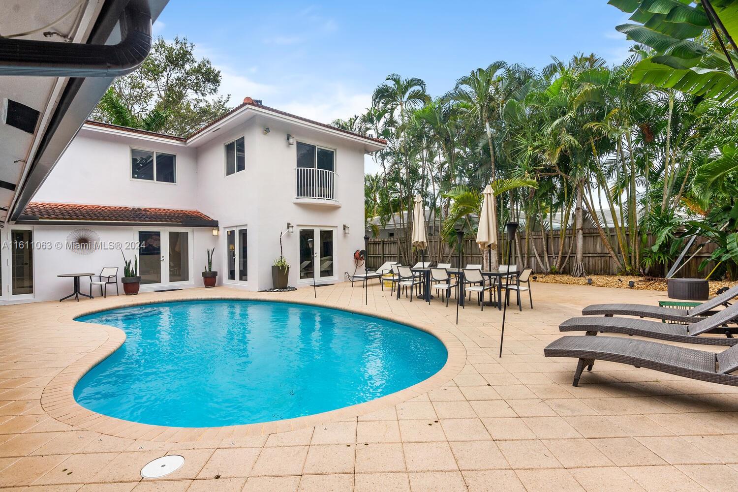 4101 Bayview Dr
