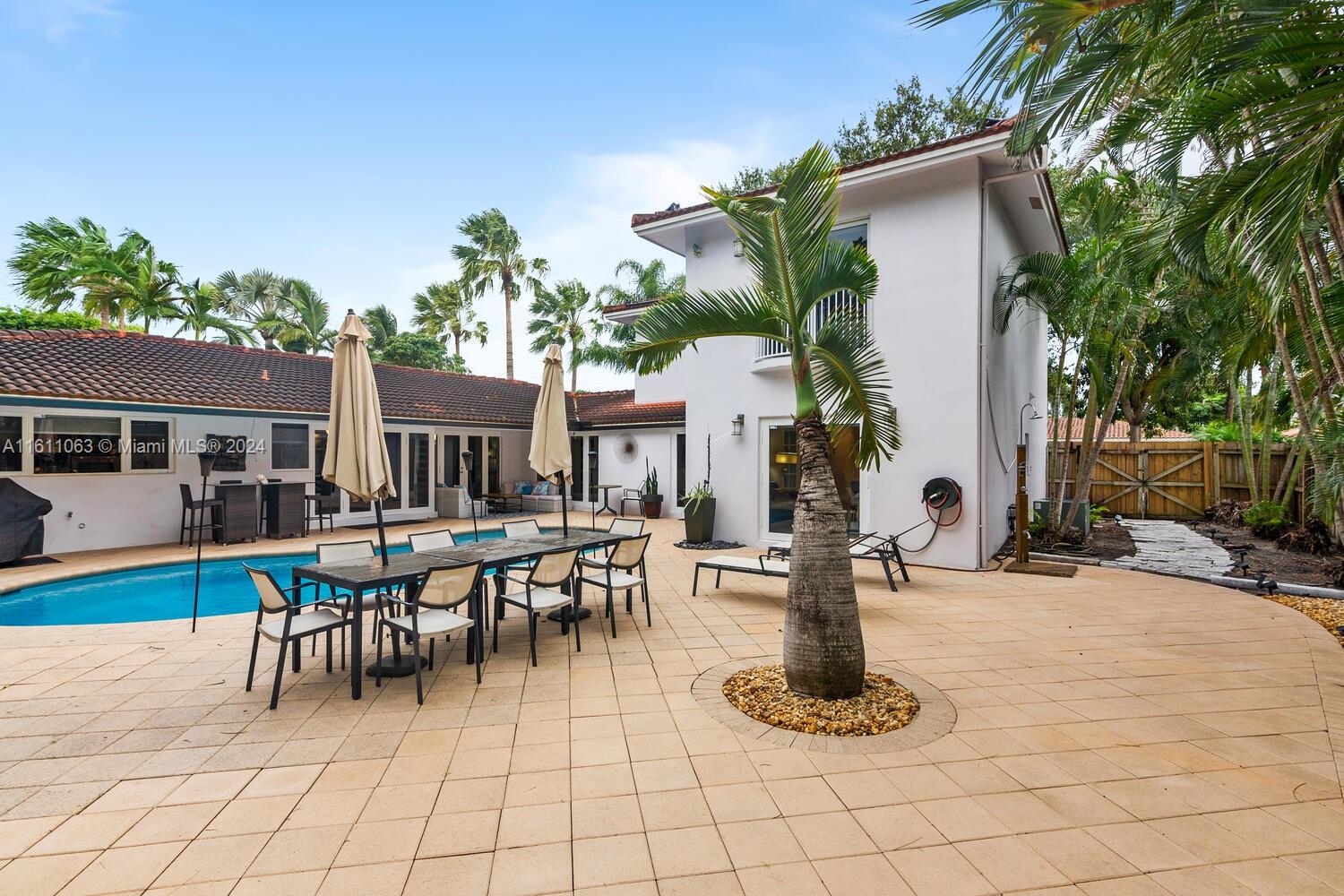 4101 Bayview Dr