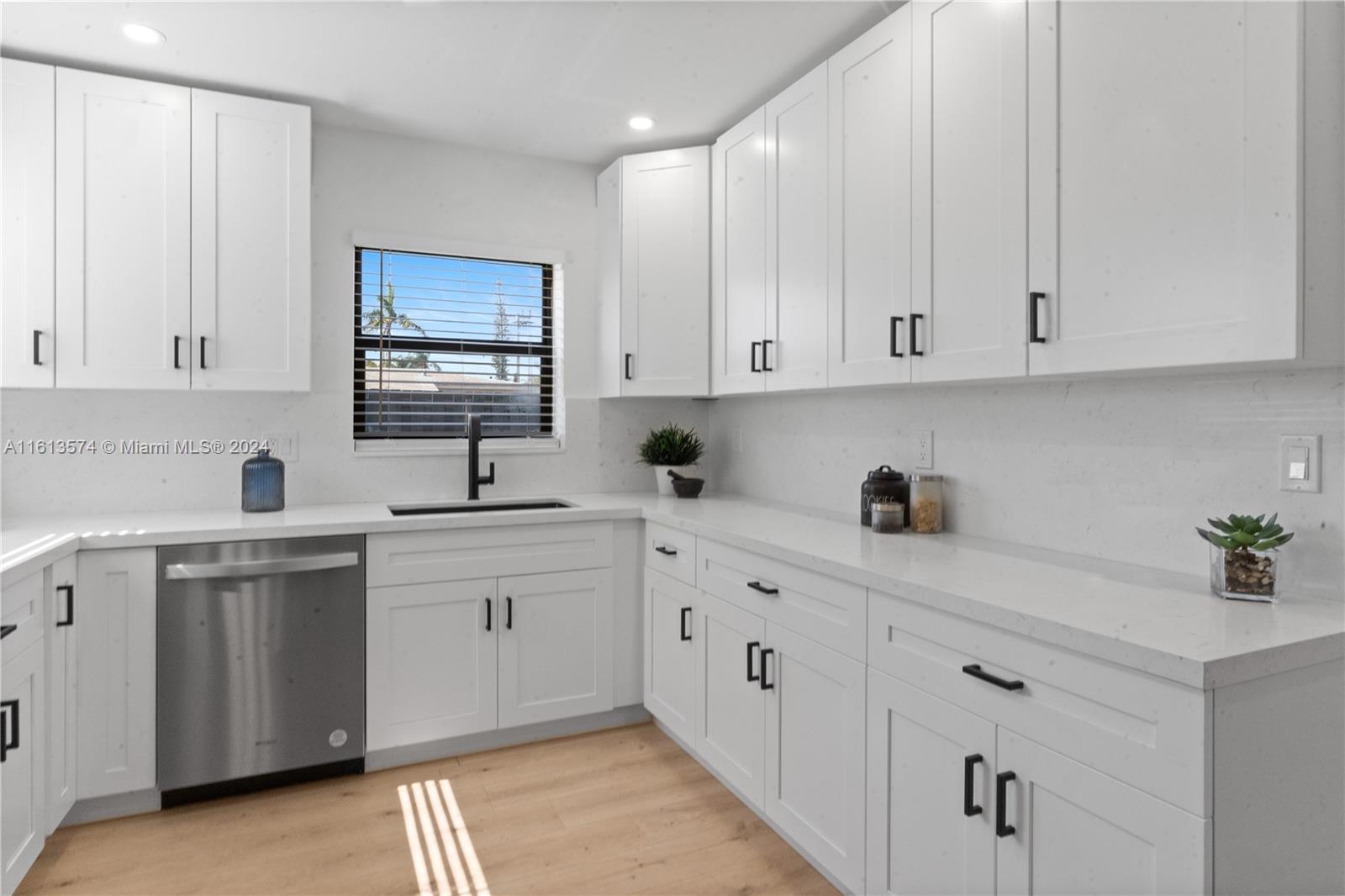 48 SE 7th St