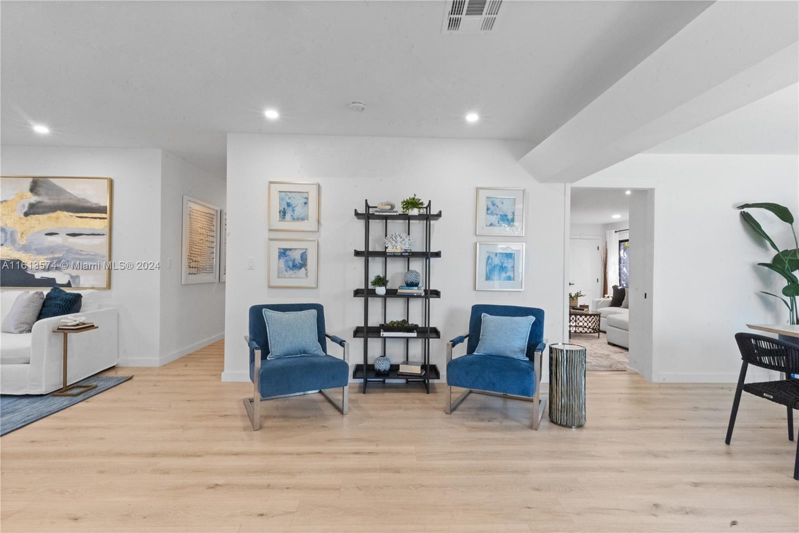 48 SE 7th St