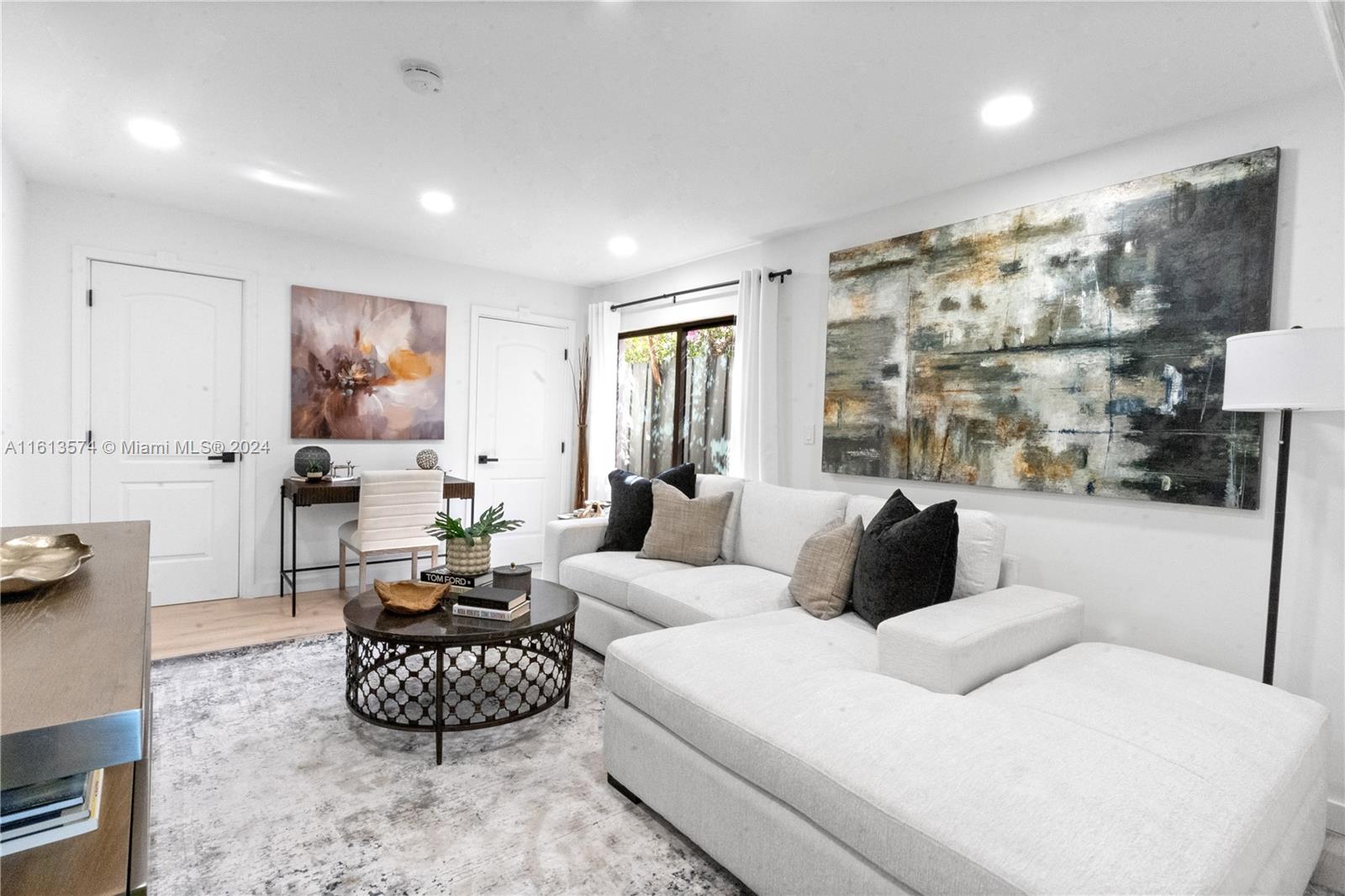 48 SE 7th St