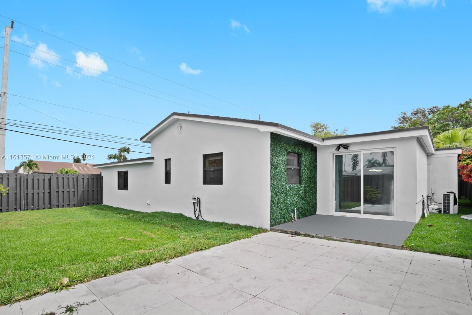 48 SE 7th St
