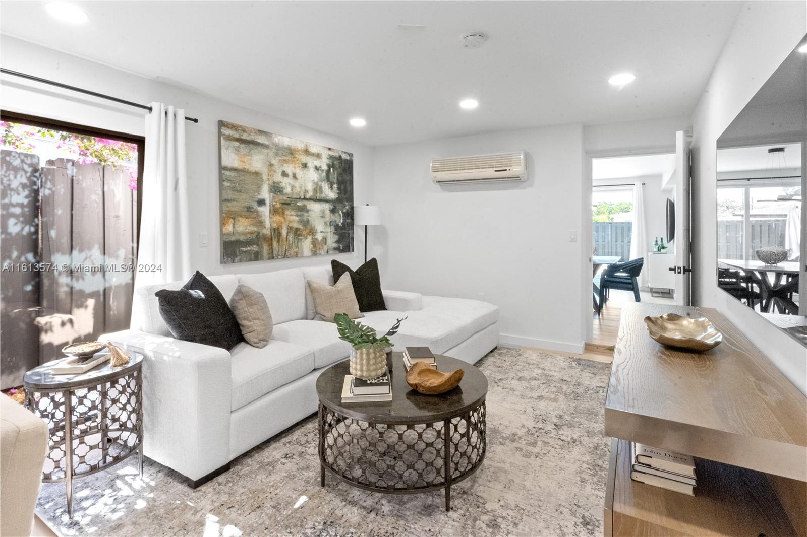 48 SE 7th St