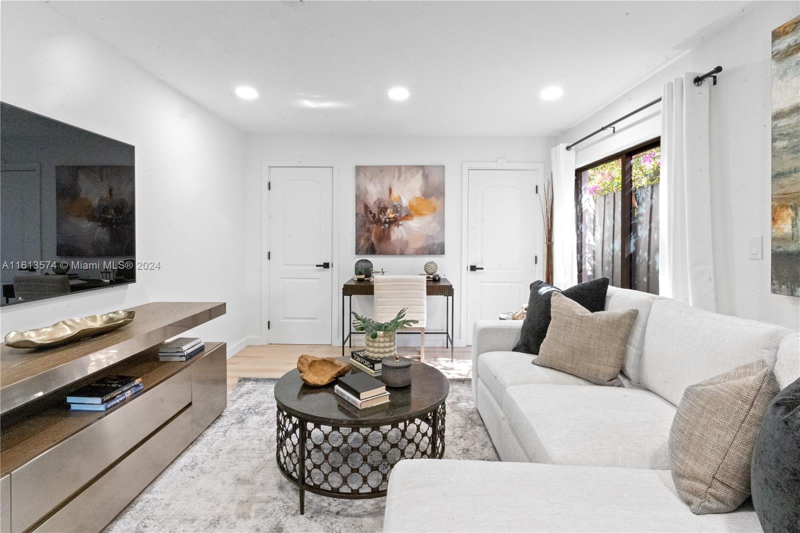 48 SE 7th St