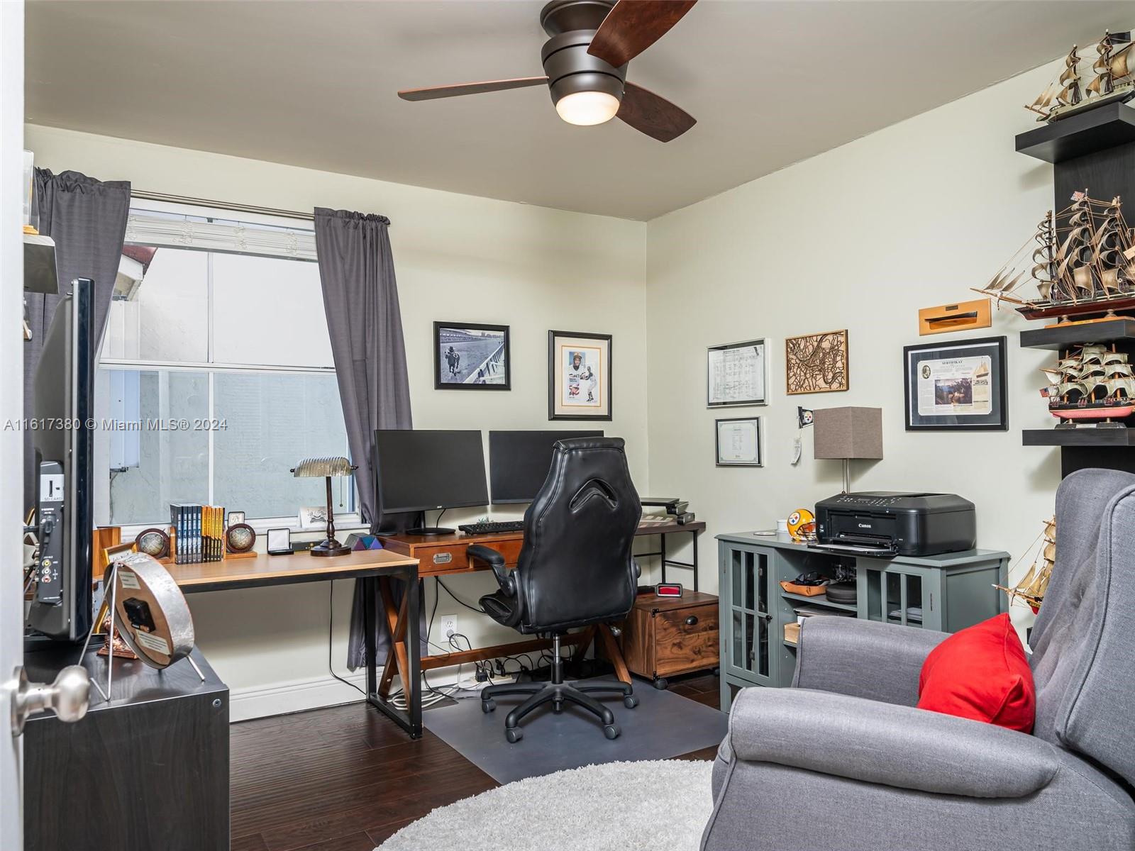 124 W Bayridge Dr