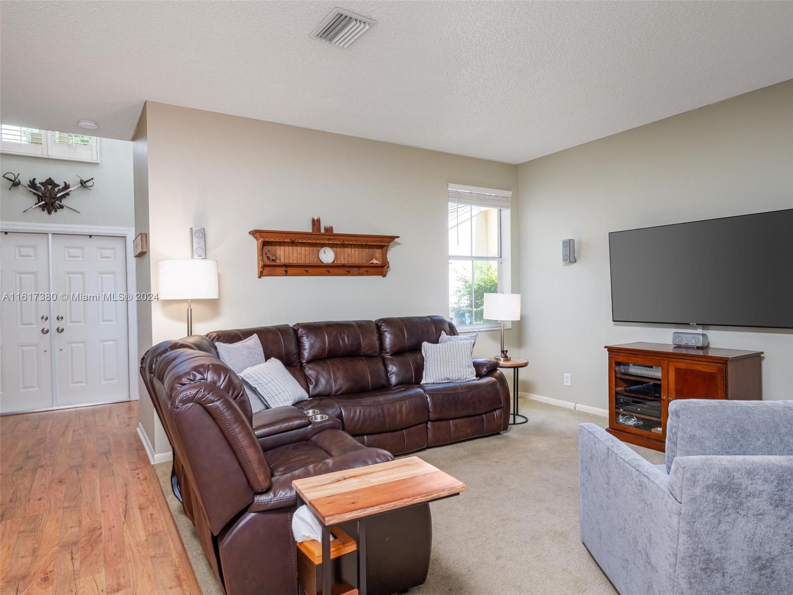 124 W Bayridge Dr