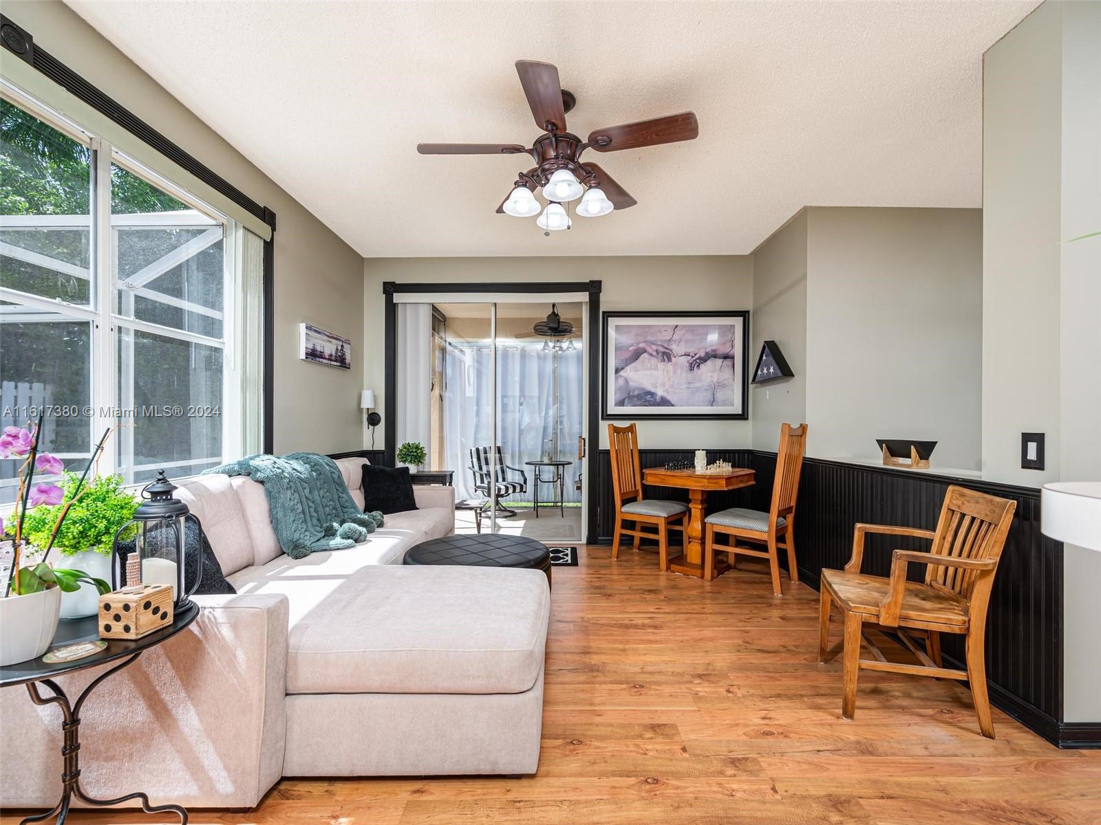 124 W Bayridge Dr