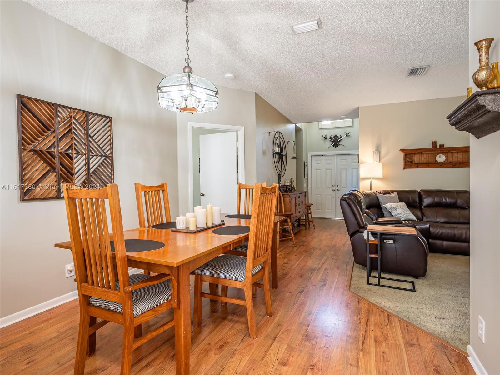124 W Bayridge Dr