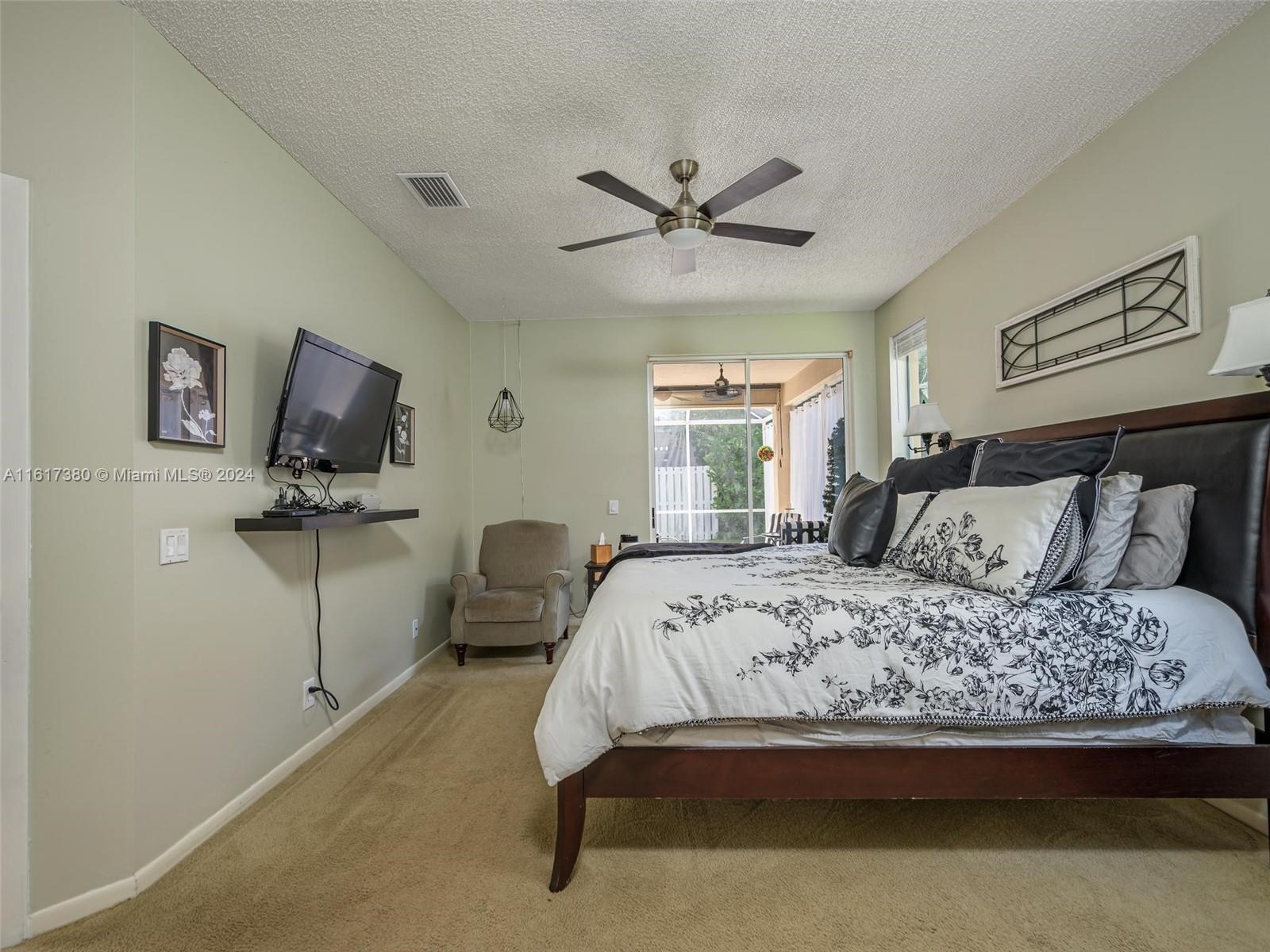 124 W Bayridge Dr