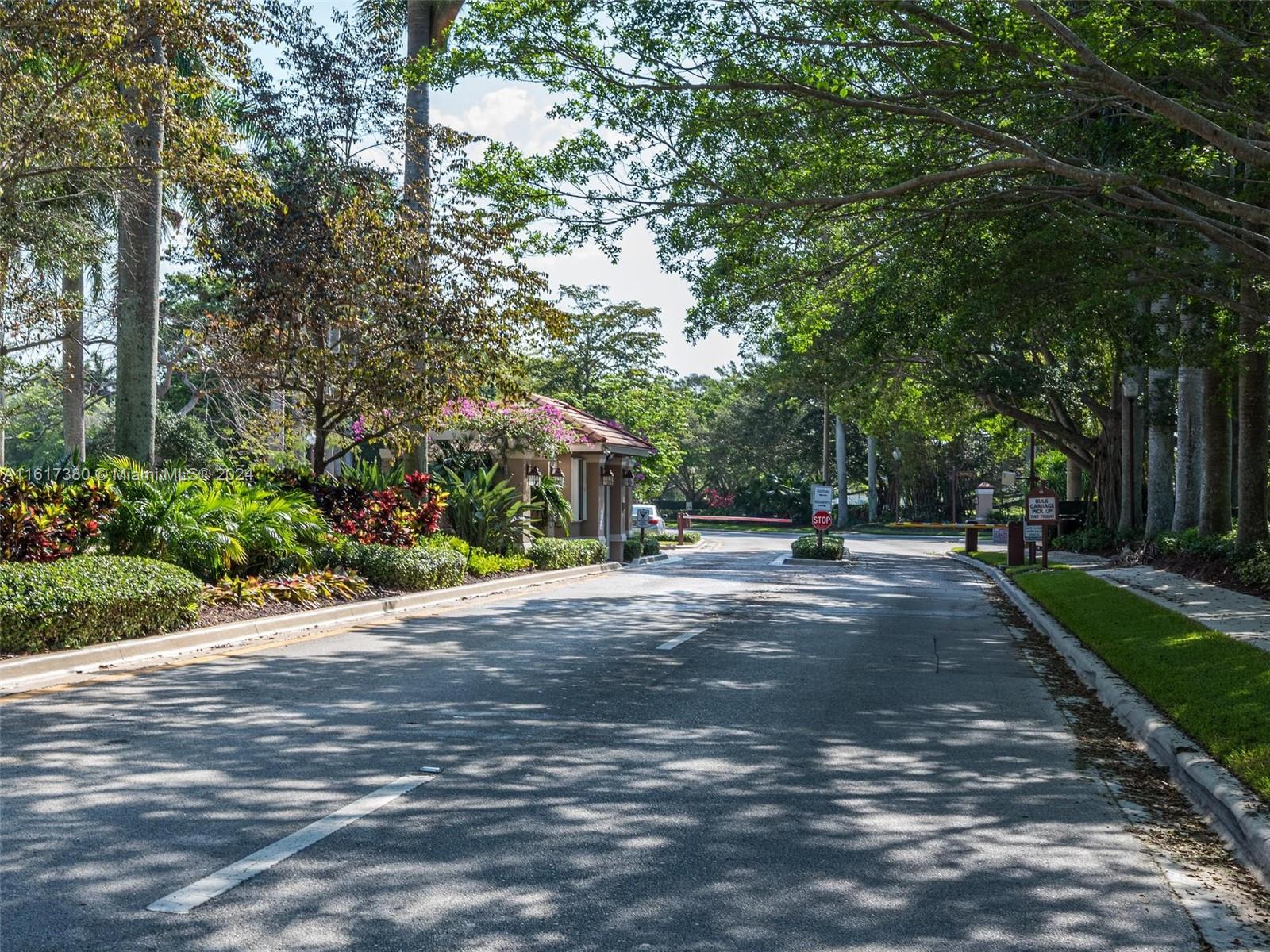 124 W Bayridge Dr