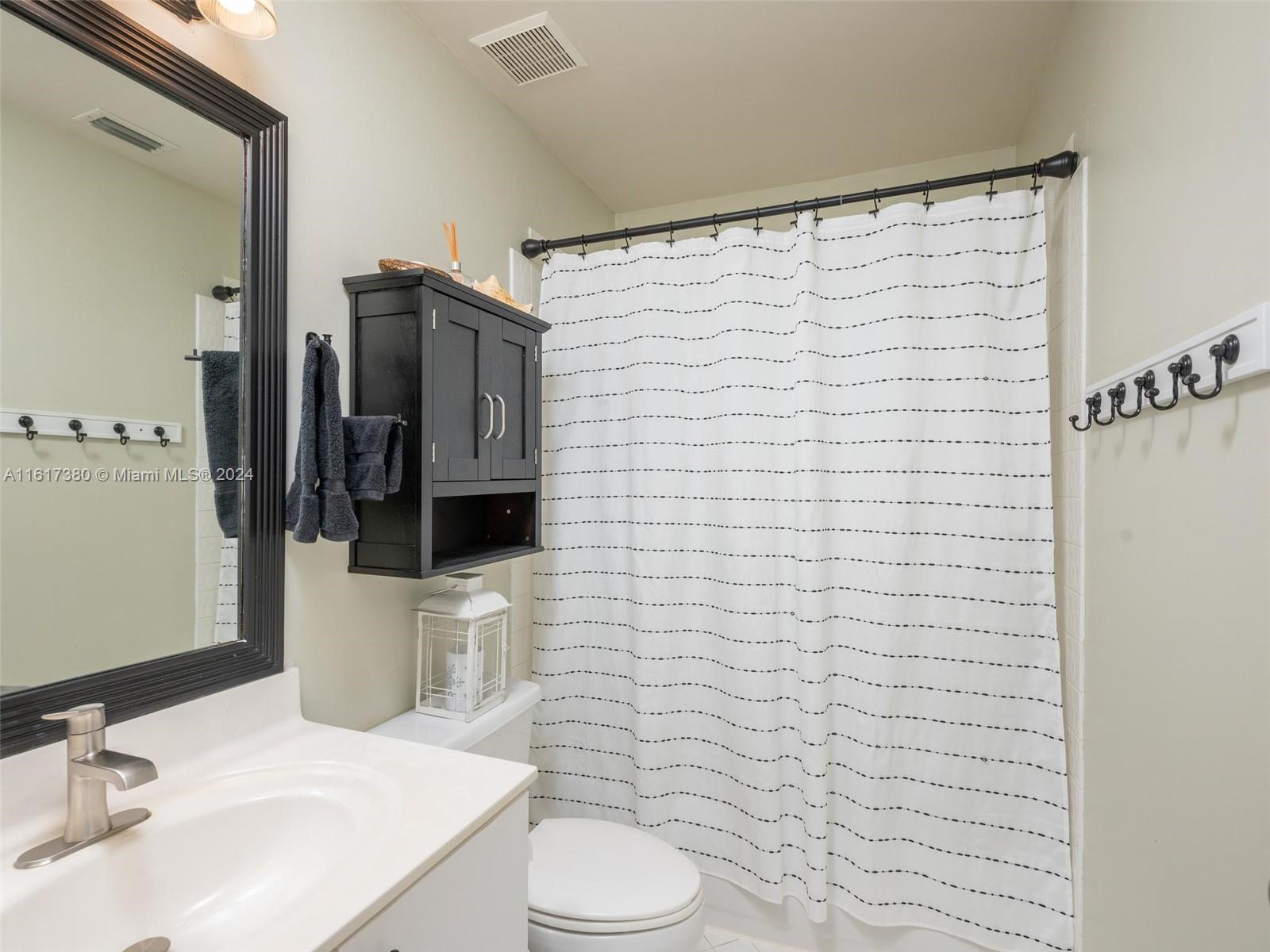 124 W Bayridge Dr