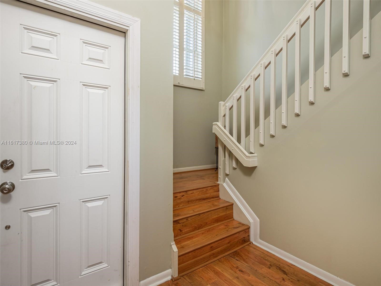 124 W Bayridge Dr