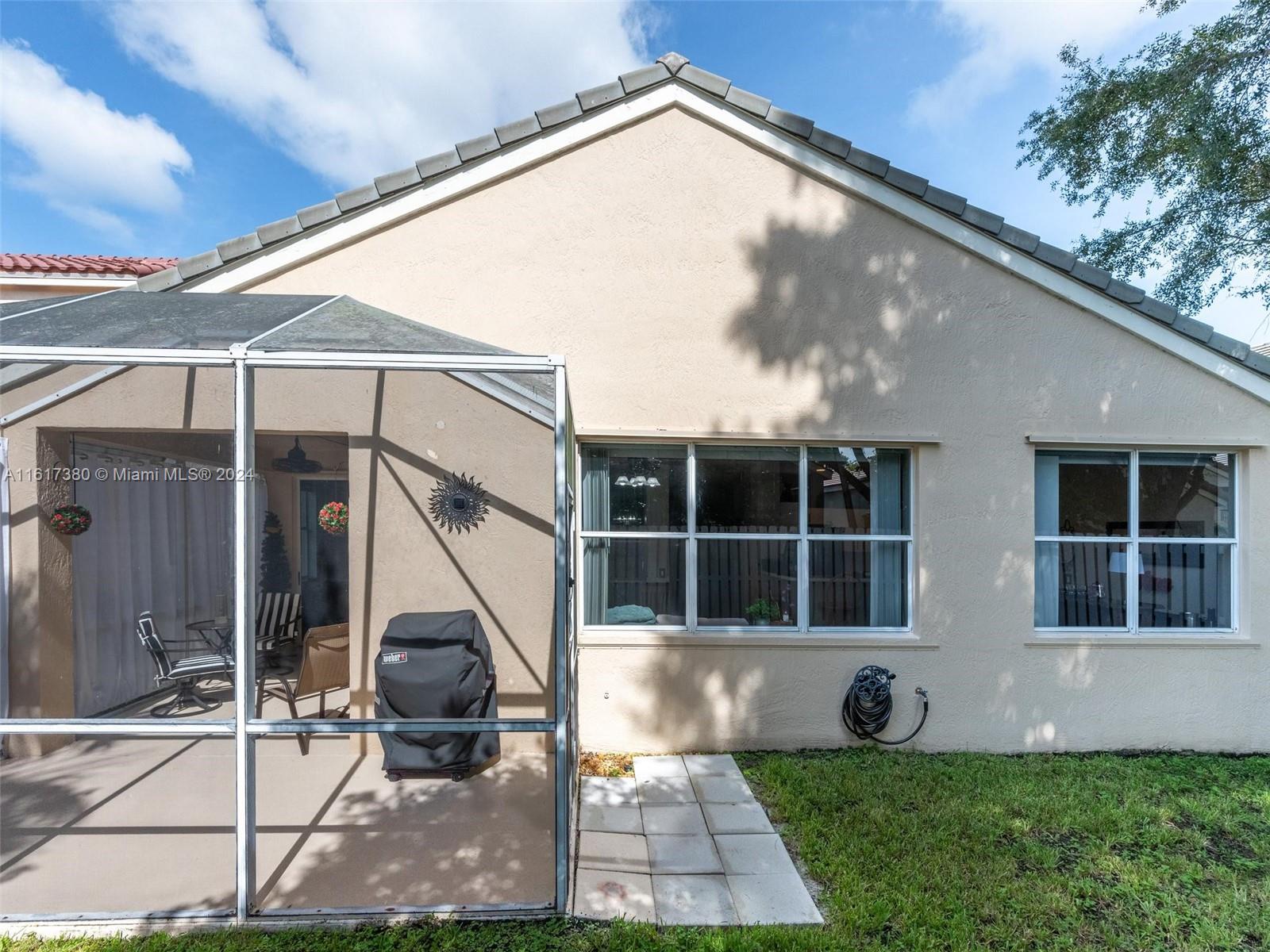 124 W Bayridge Dr
