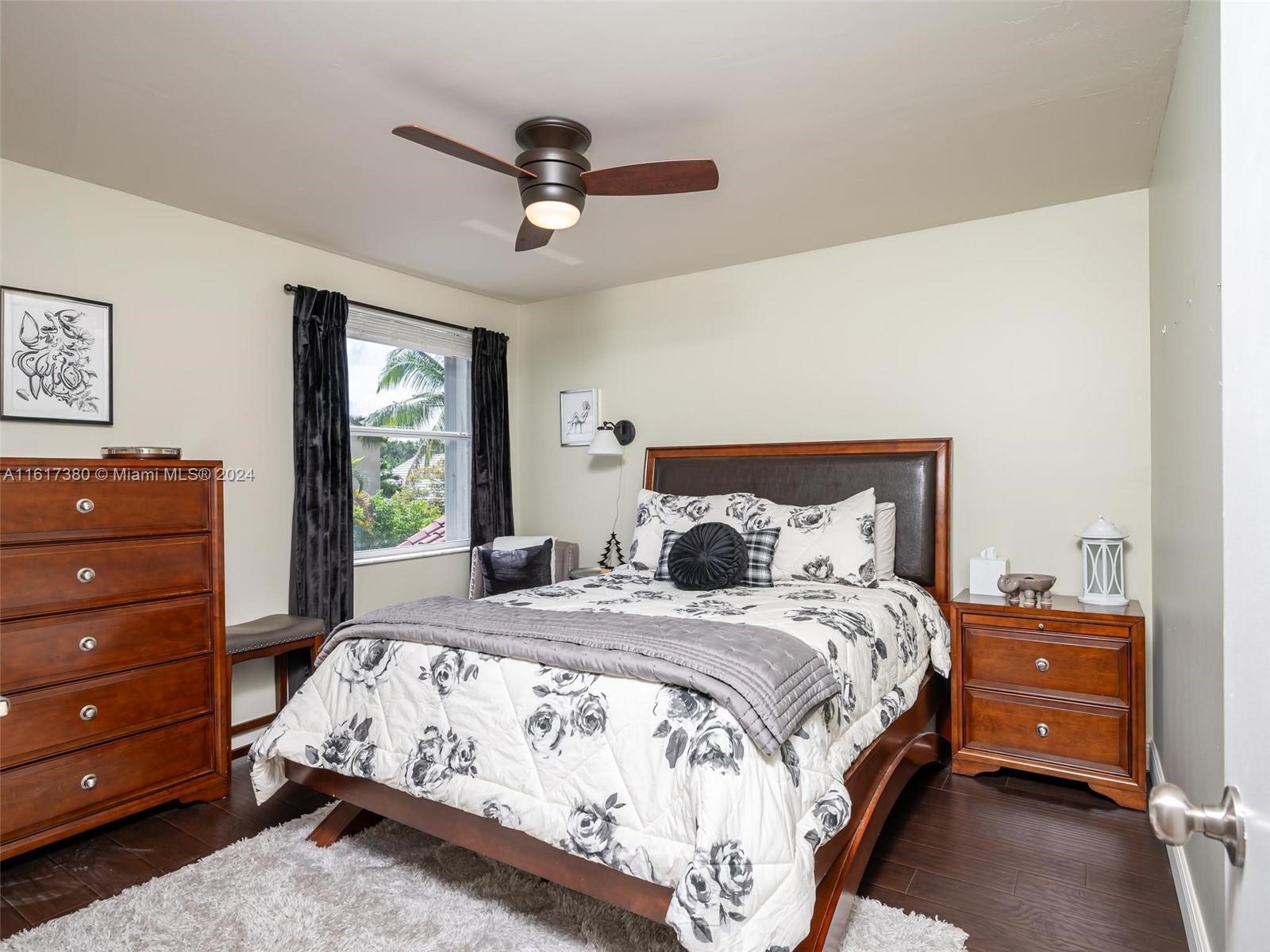 124 W Bayridge Dr